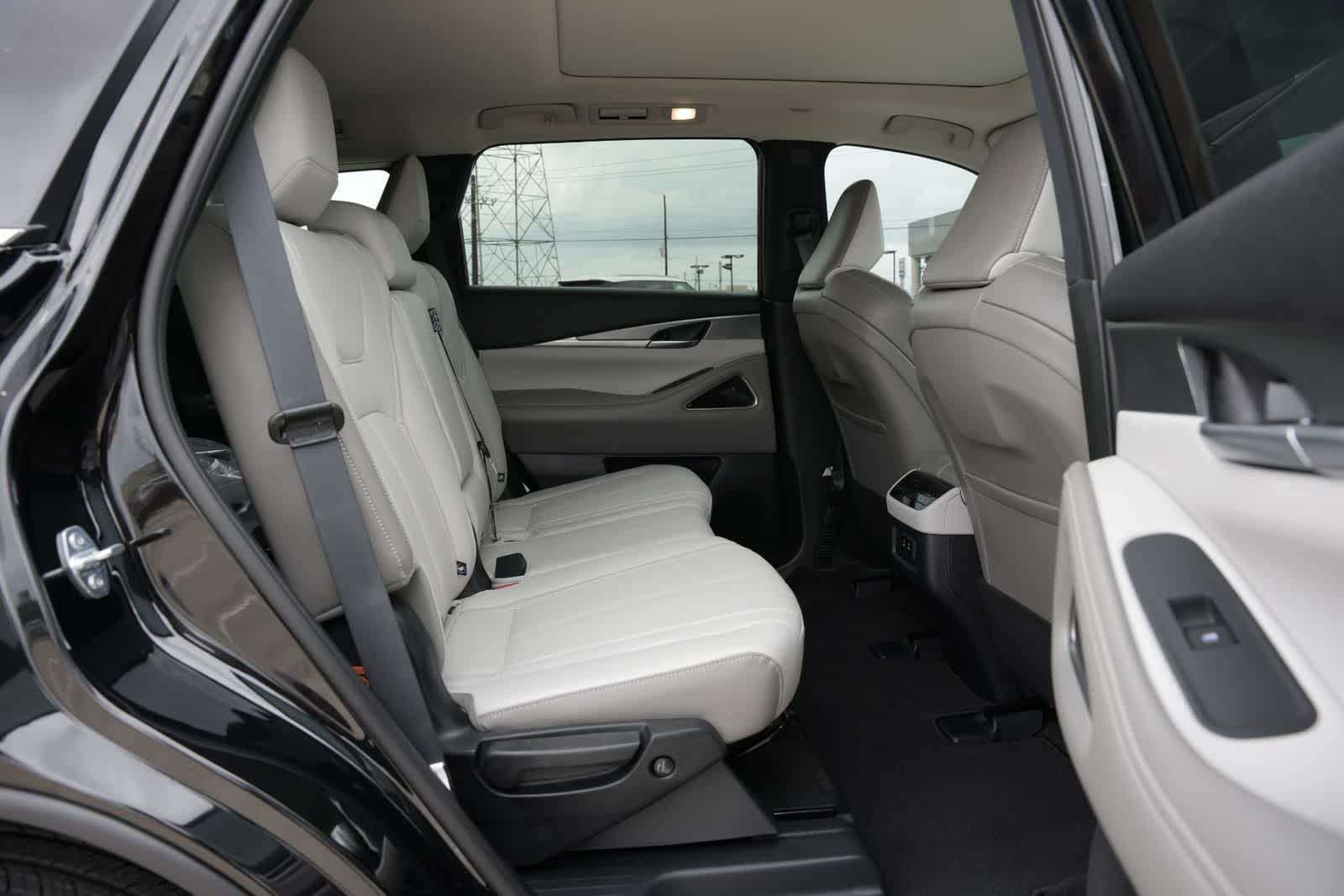 2027 INFINITI QX60 LUXE
