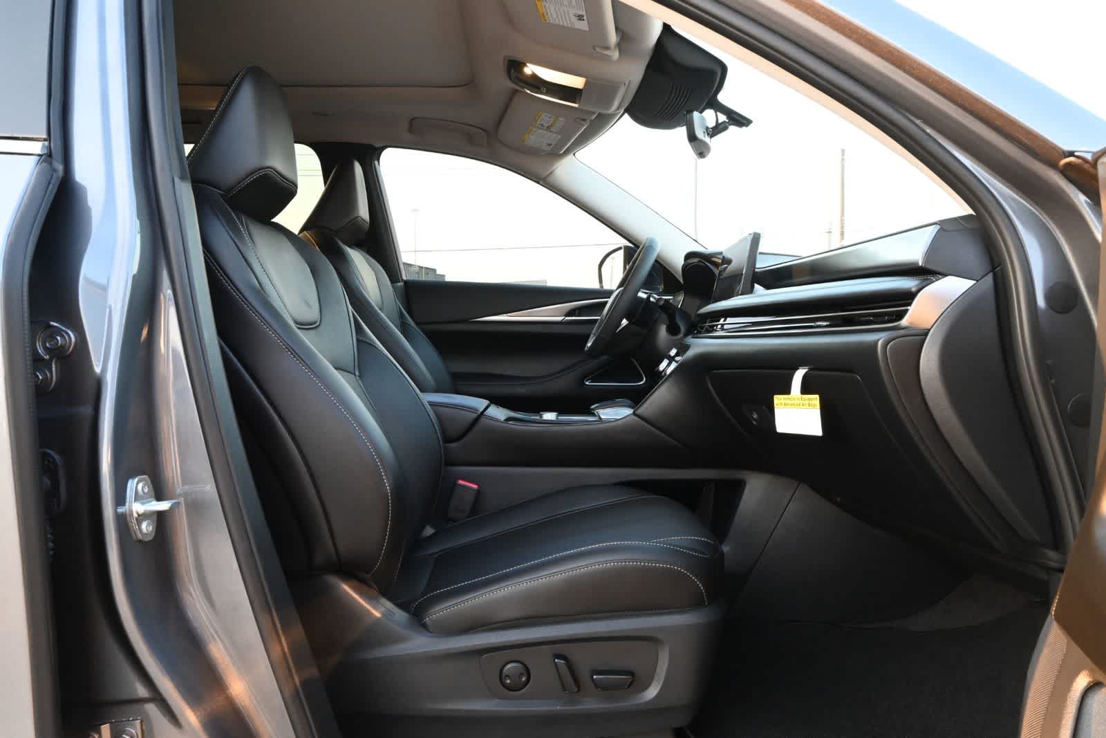 2027 INFINITI QX60 LUXE