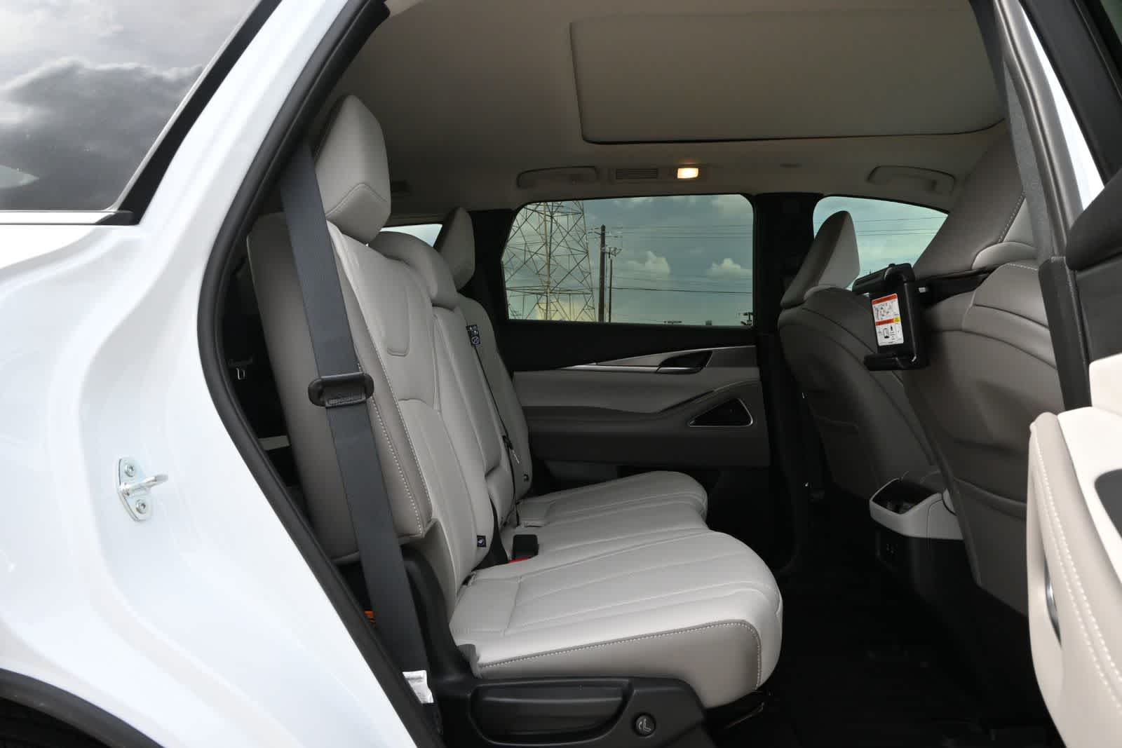 2027 INFINITI QX60 LUXE