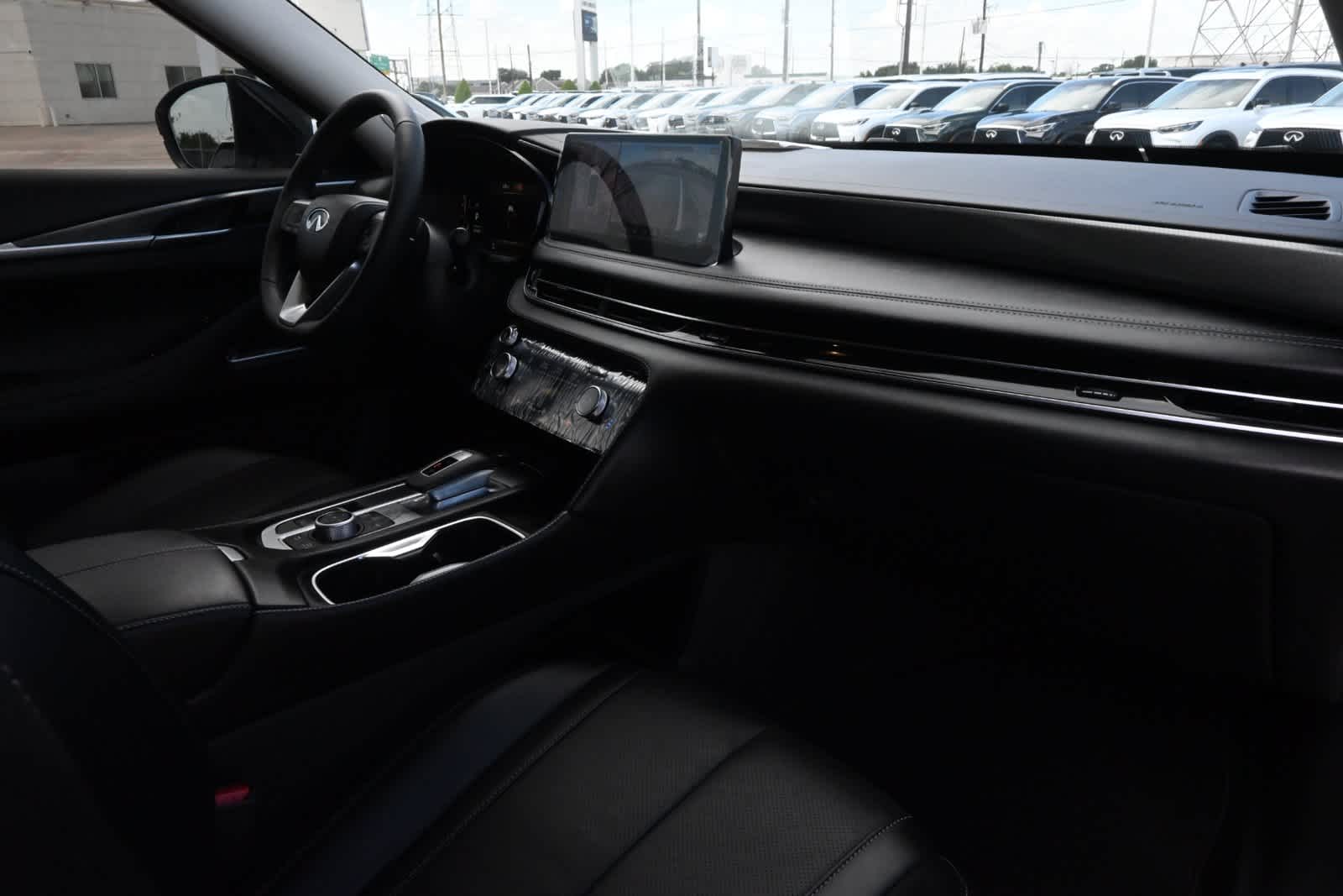 2027 INFINITI QX60 LUXE