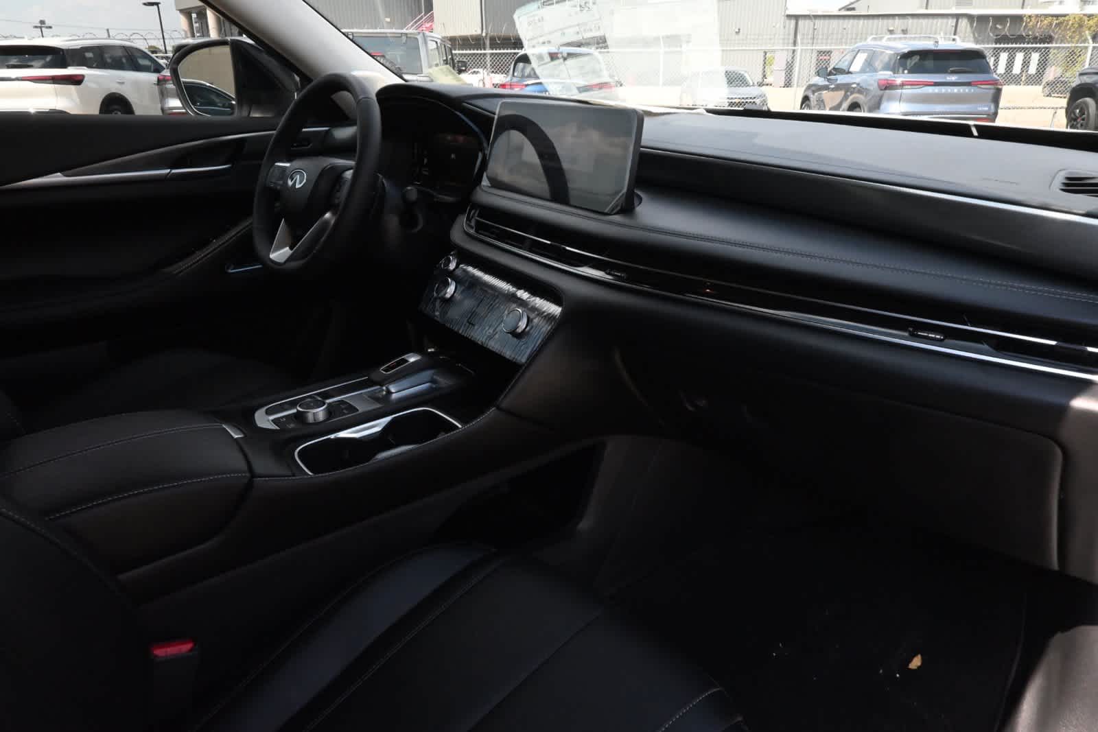 2027 INFINITI QX60 LUXE