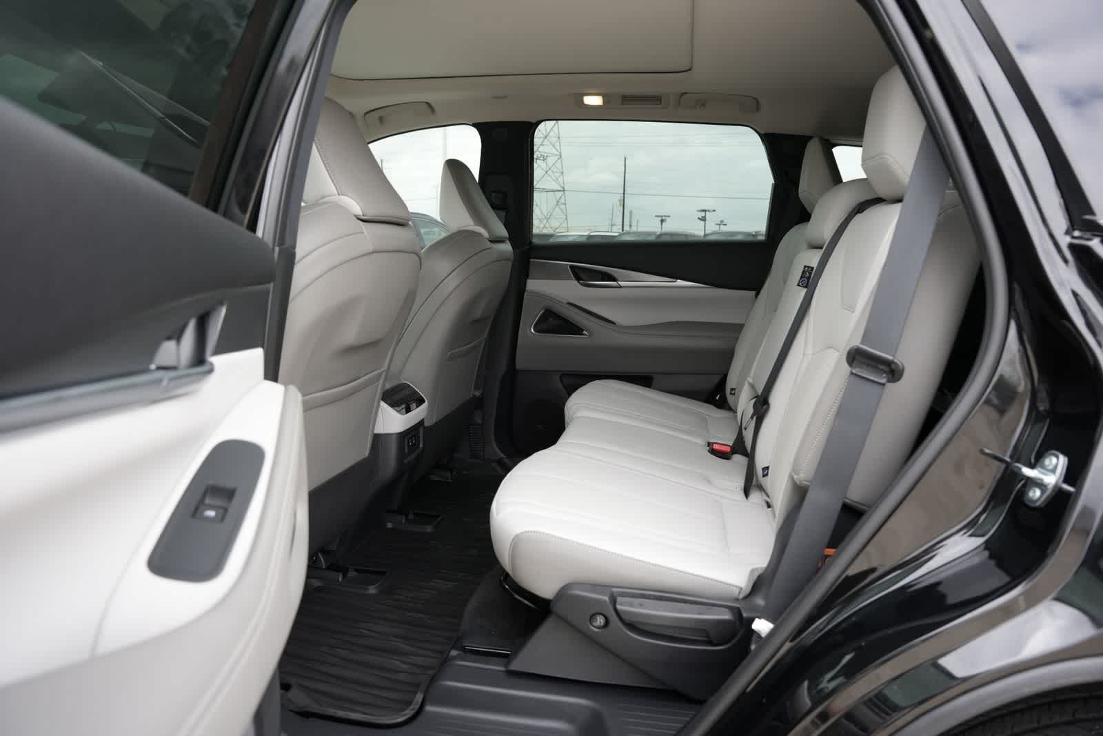 2027 INFINITI QX60 LUXE