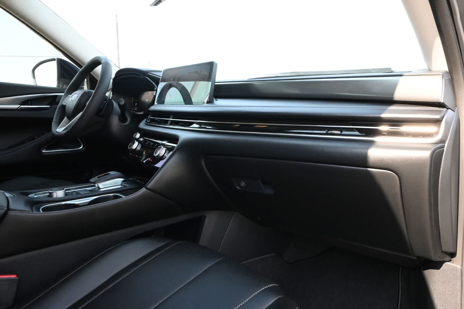 2027 INFINITI QX60 LUXE