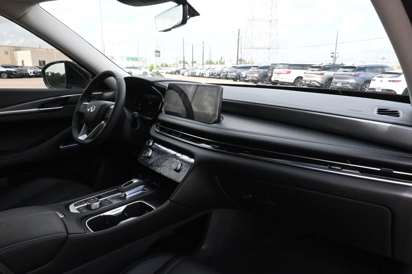 2027 INFINITI QX60 LUXE