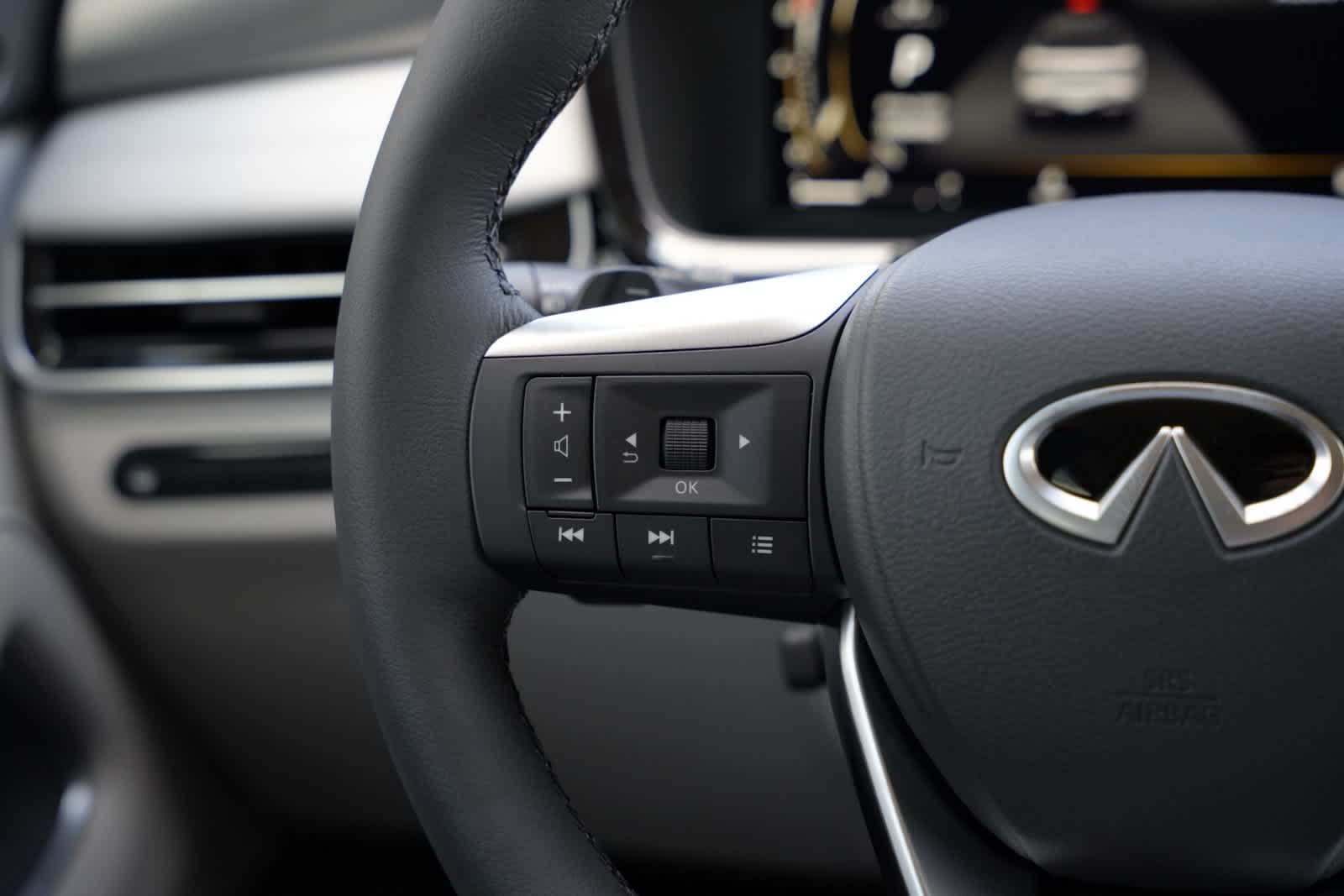 2027 INFINITI QX60 LUXE