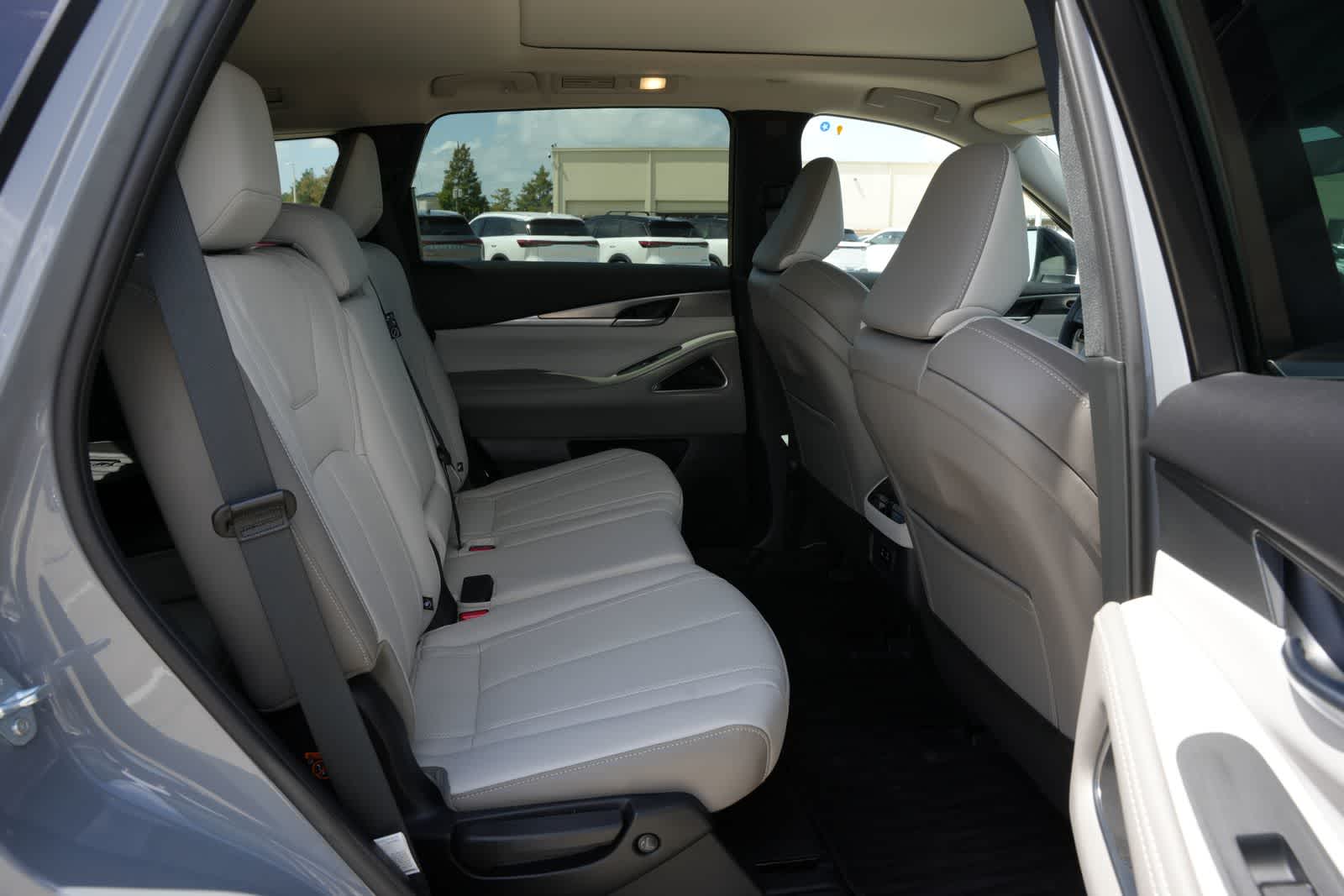 2027 INFINITI QX60 LUXE