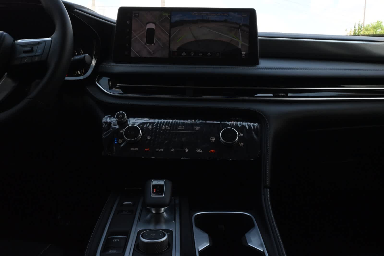 2027 INFINITI QX60 LUXE