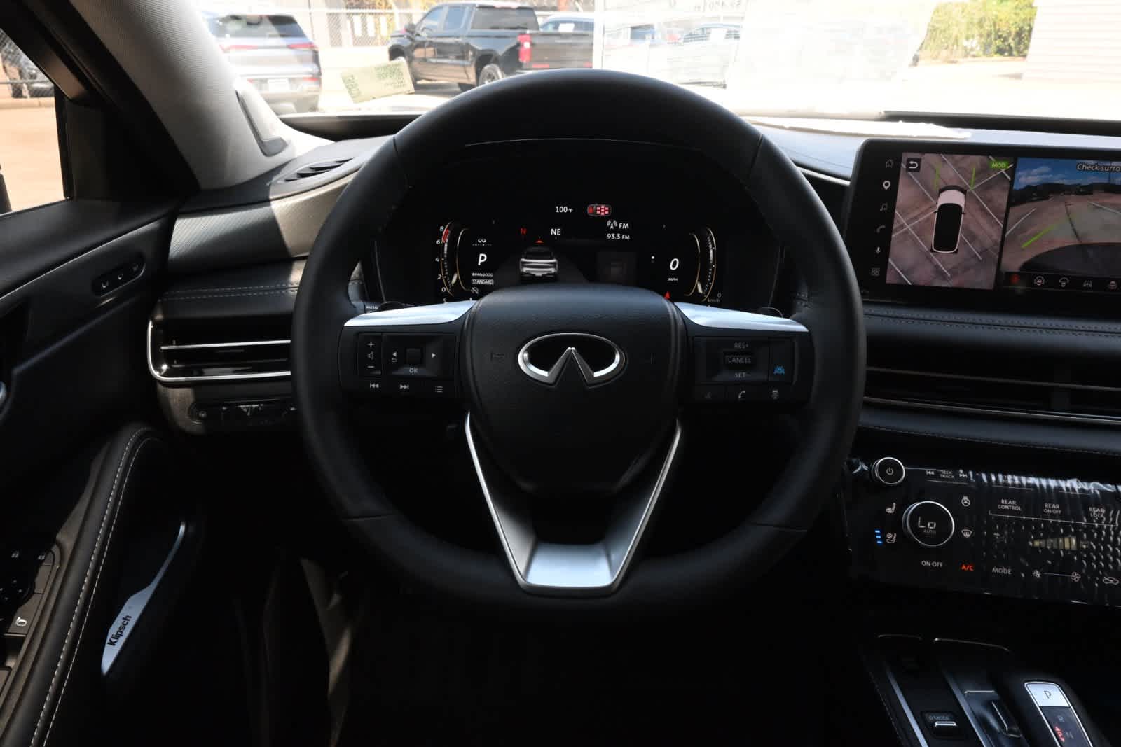 2027 INFINITI QX60 LUXE