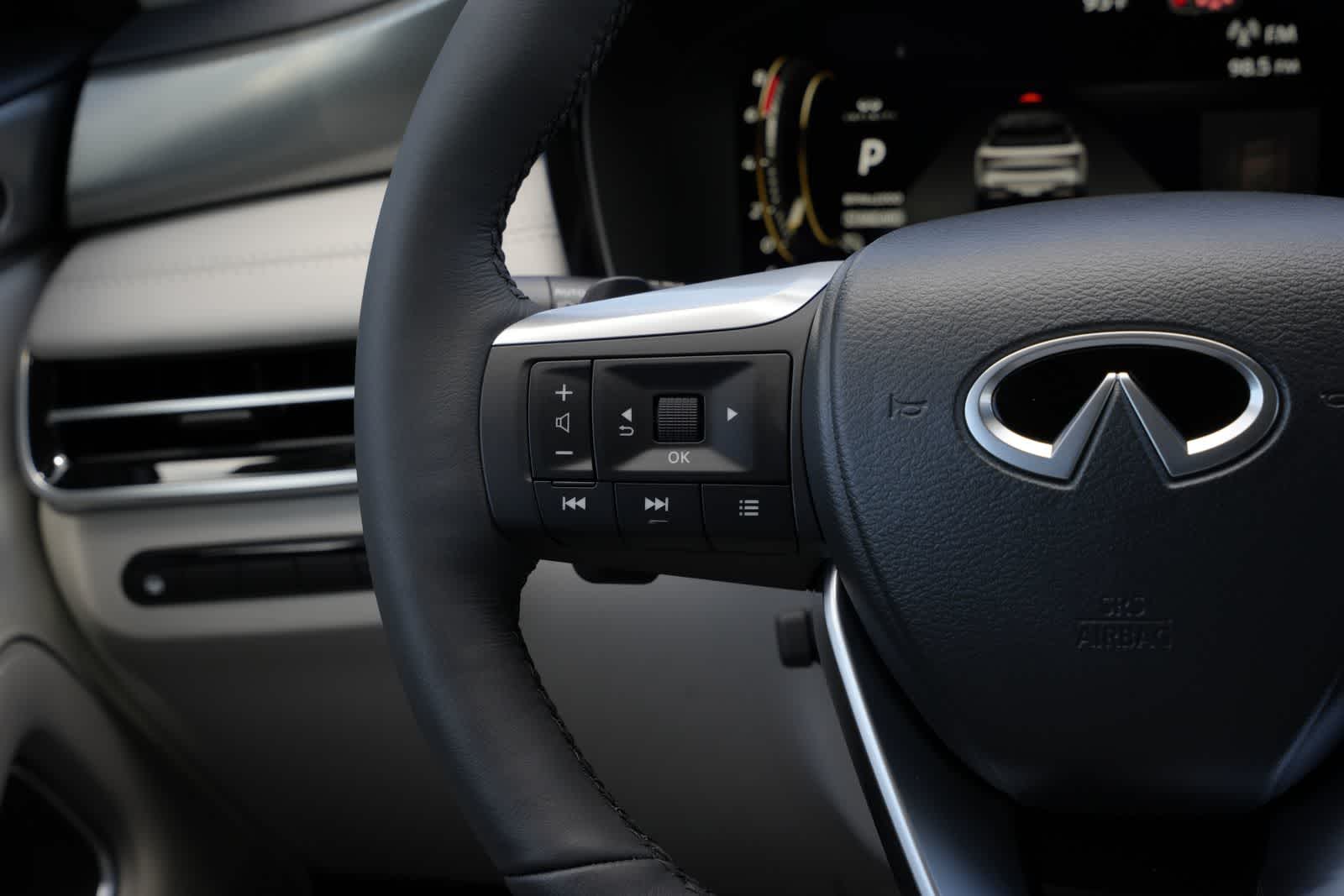 2027 INFINITI QX60 LUXE