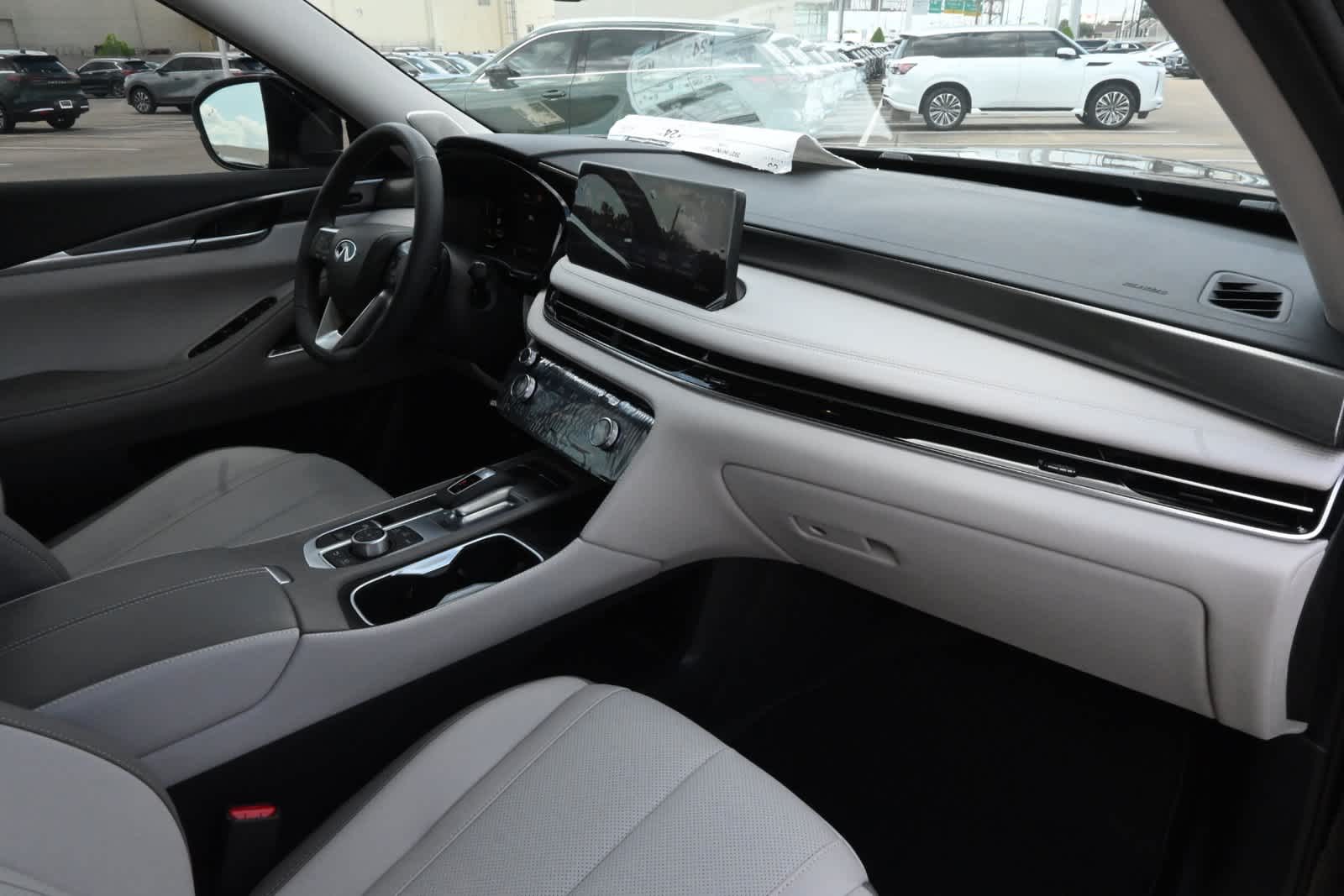 2027 INFINITI QX60 LUXE