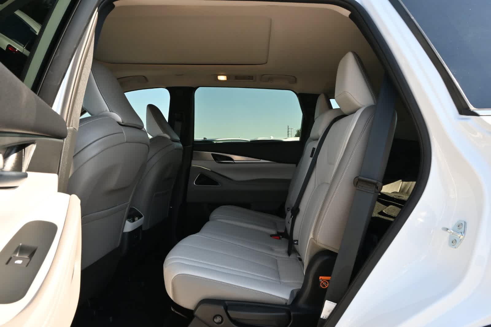 2027 INFINITI QX60 LUXE