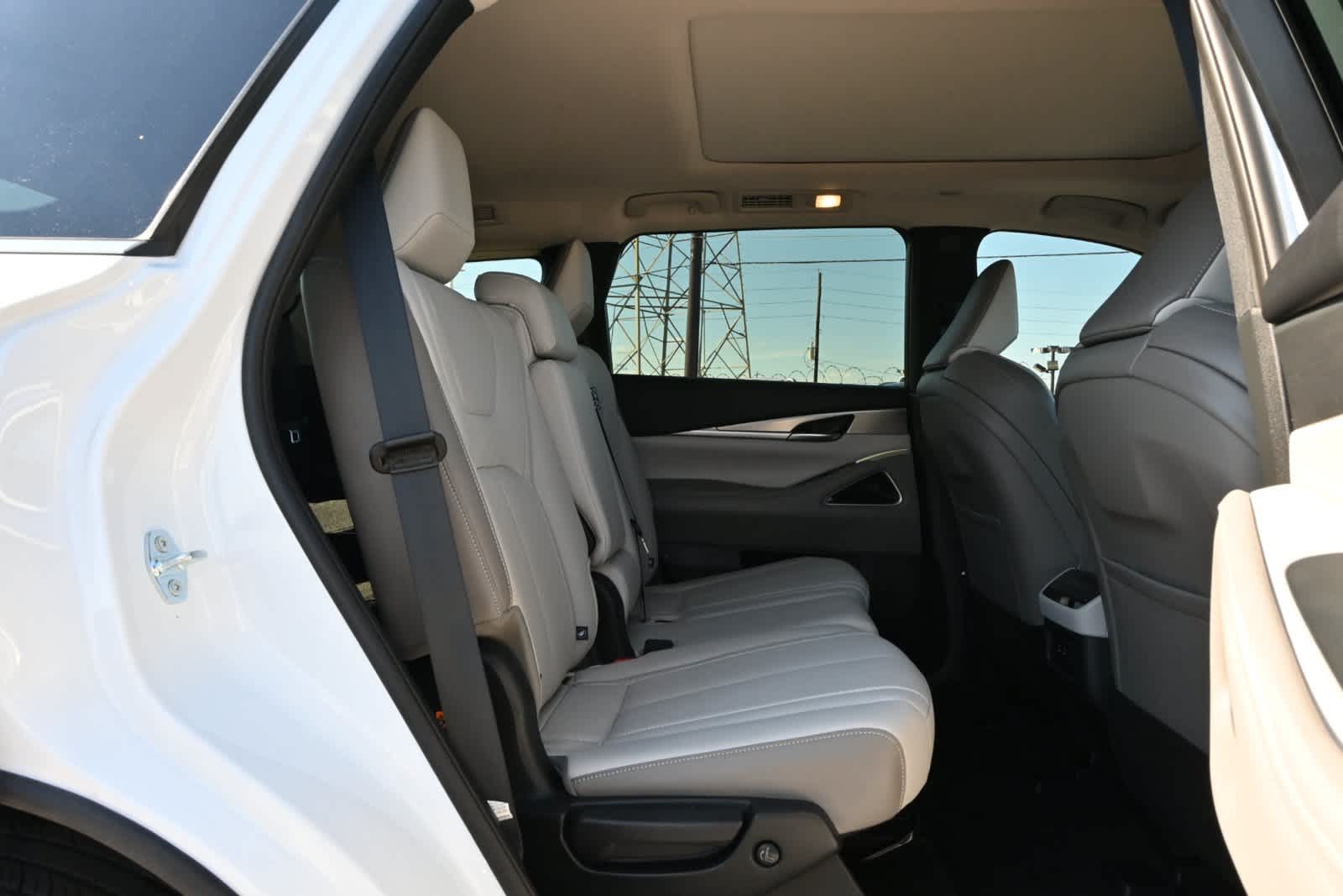 2027 INFINITI QX60 LUXE