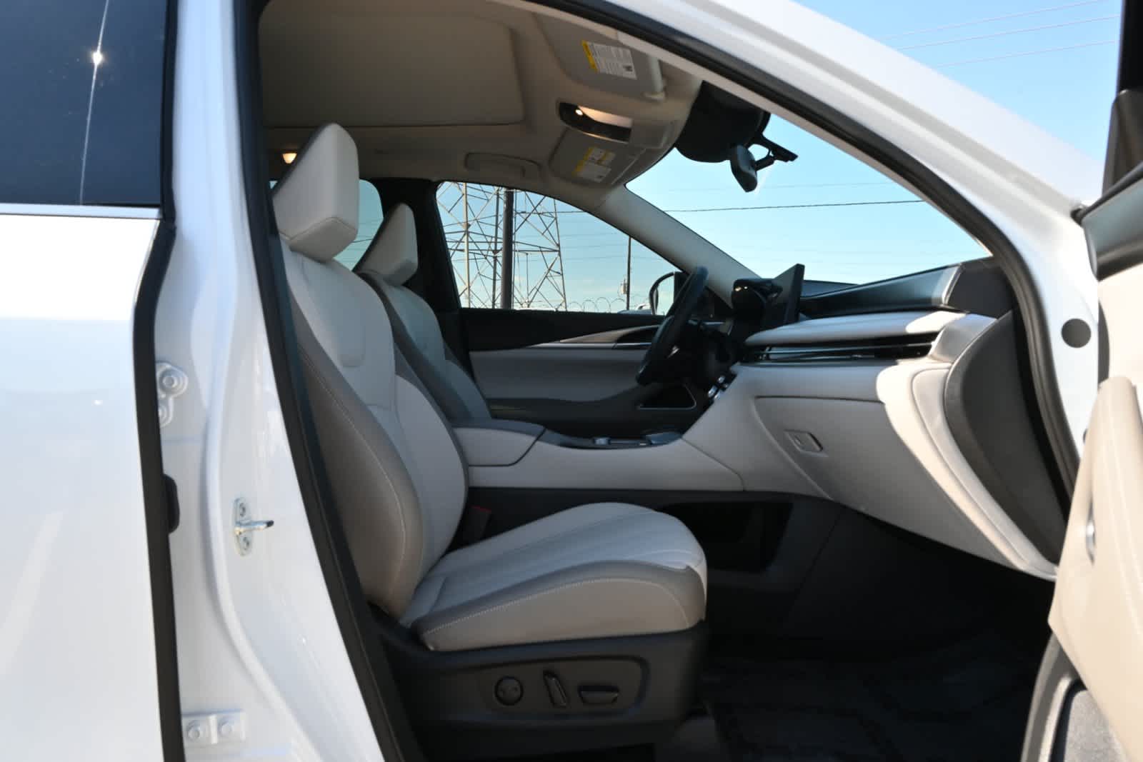 2027 INFINITI QX60 LUXE