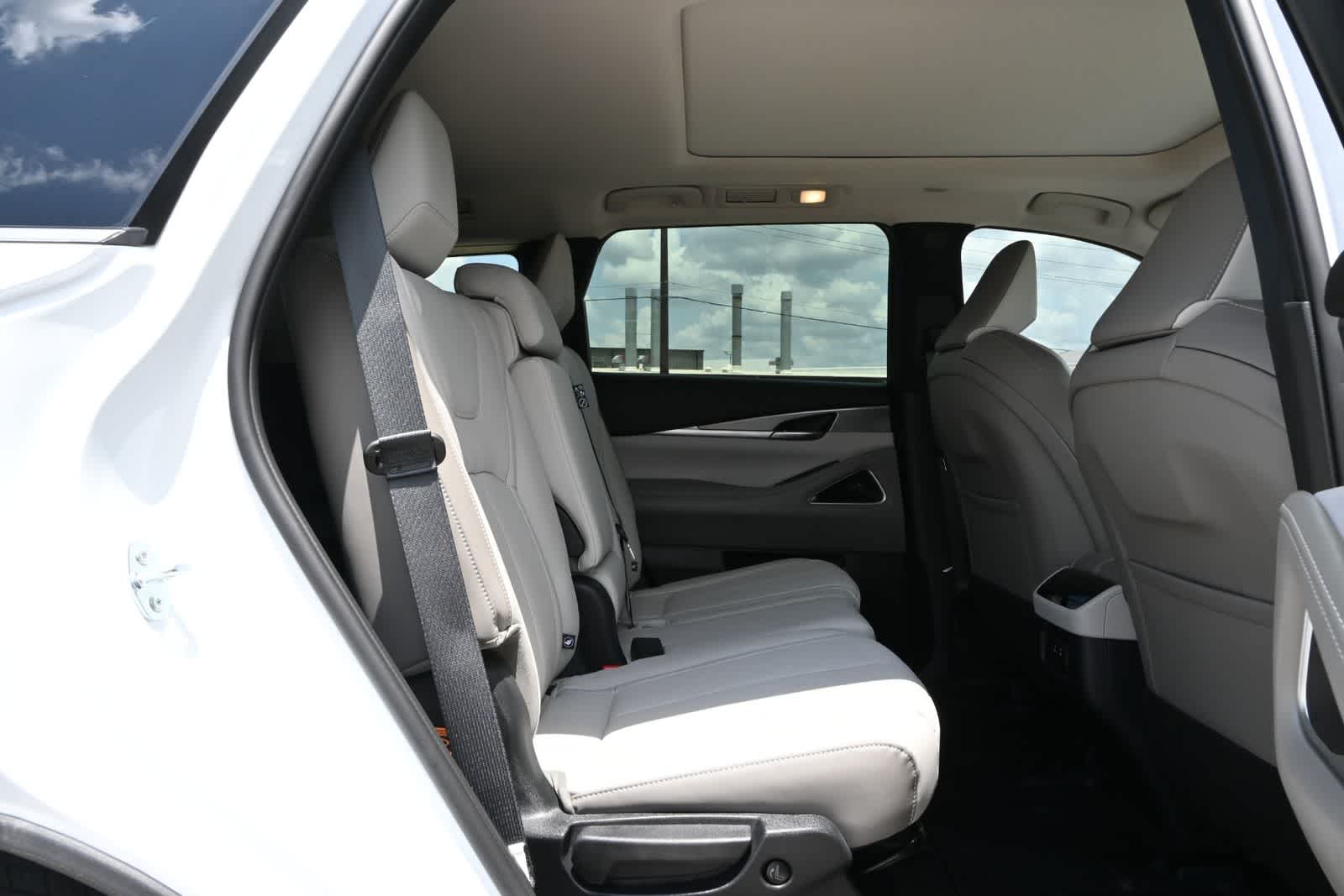 2027 INFINITI QX60 LUXE