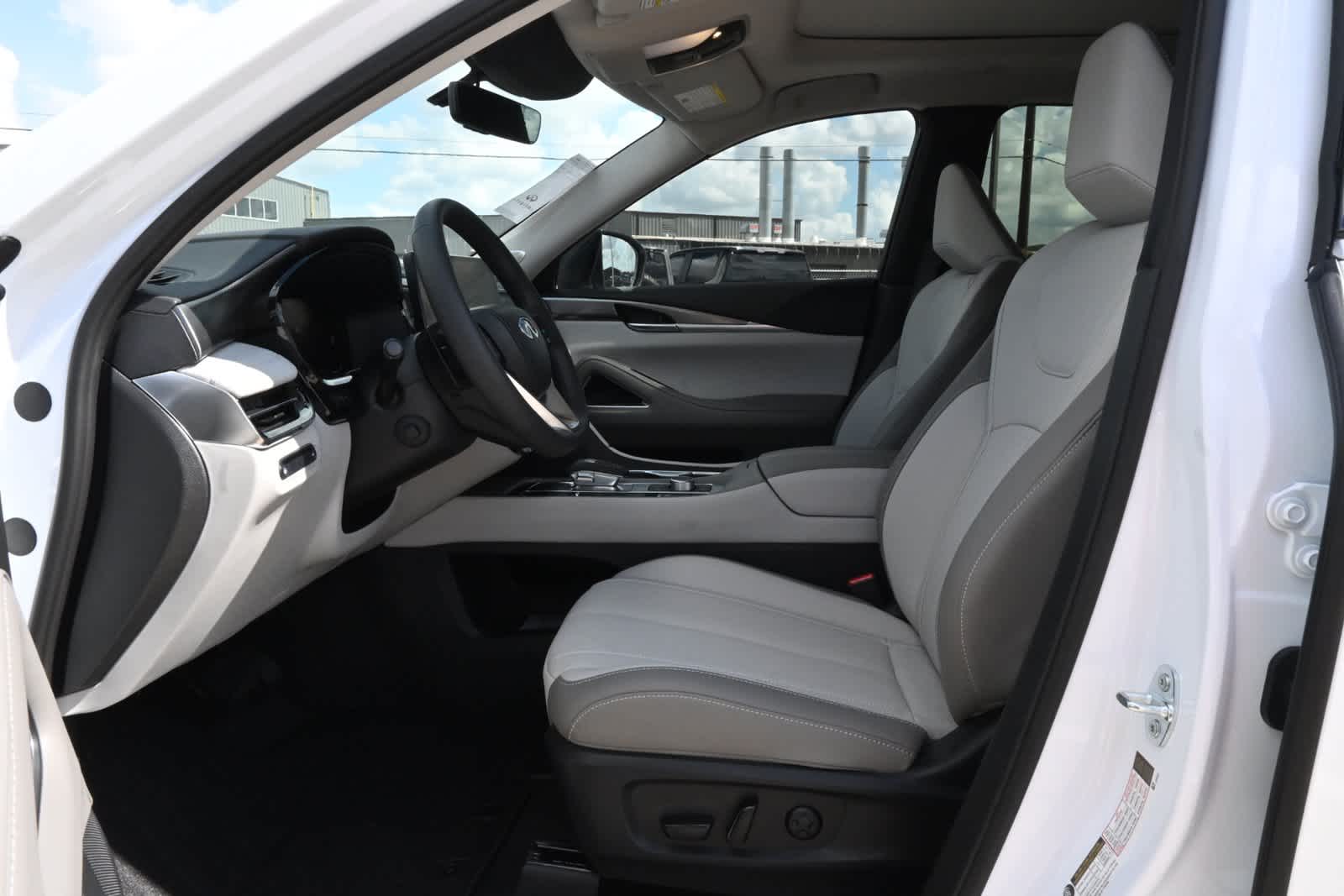 2027 INFINITI QX60 LUXE