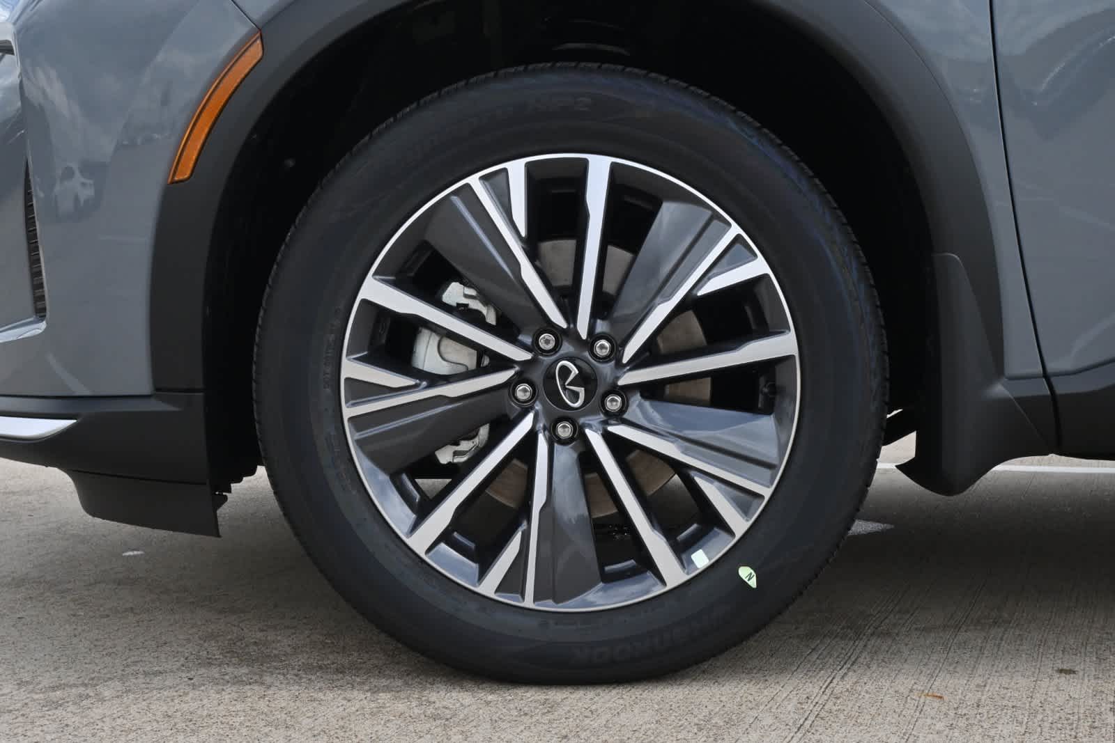 2027 INFINITI QX60 LUXE
