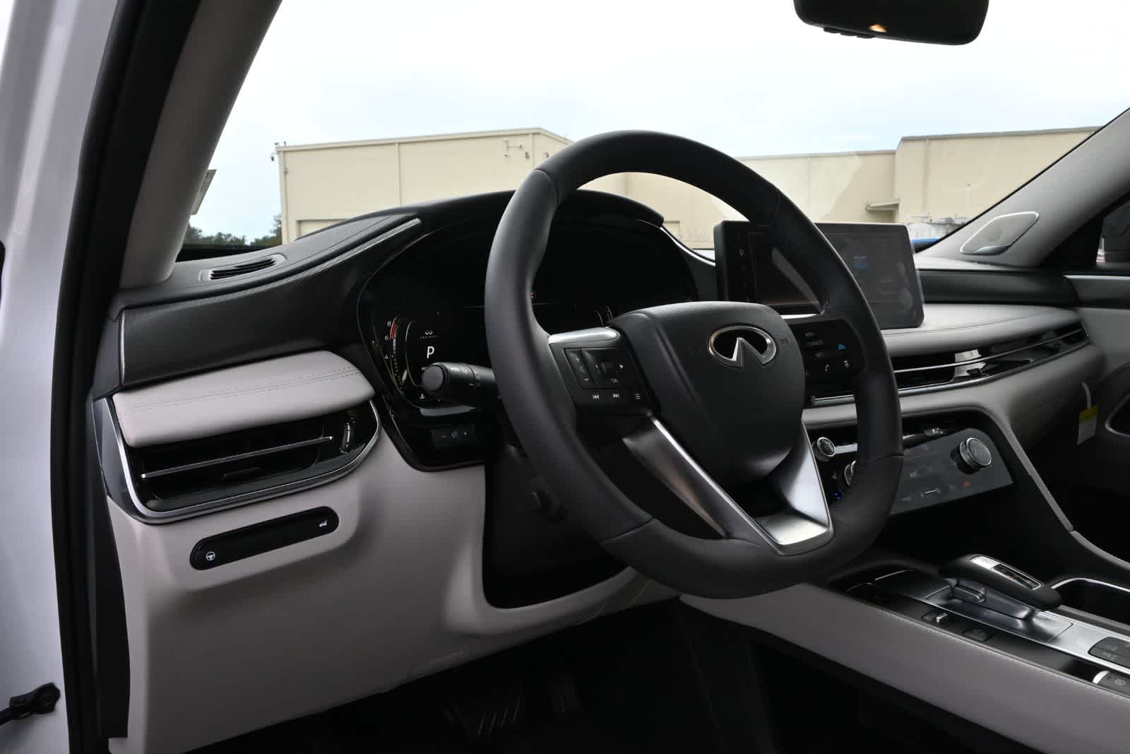 2027 INFINITI QX60 LUXE