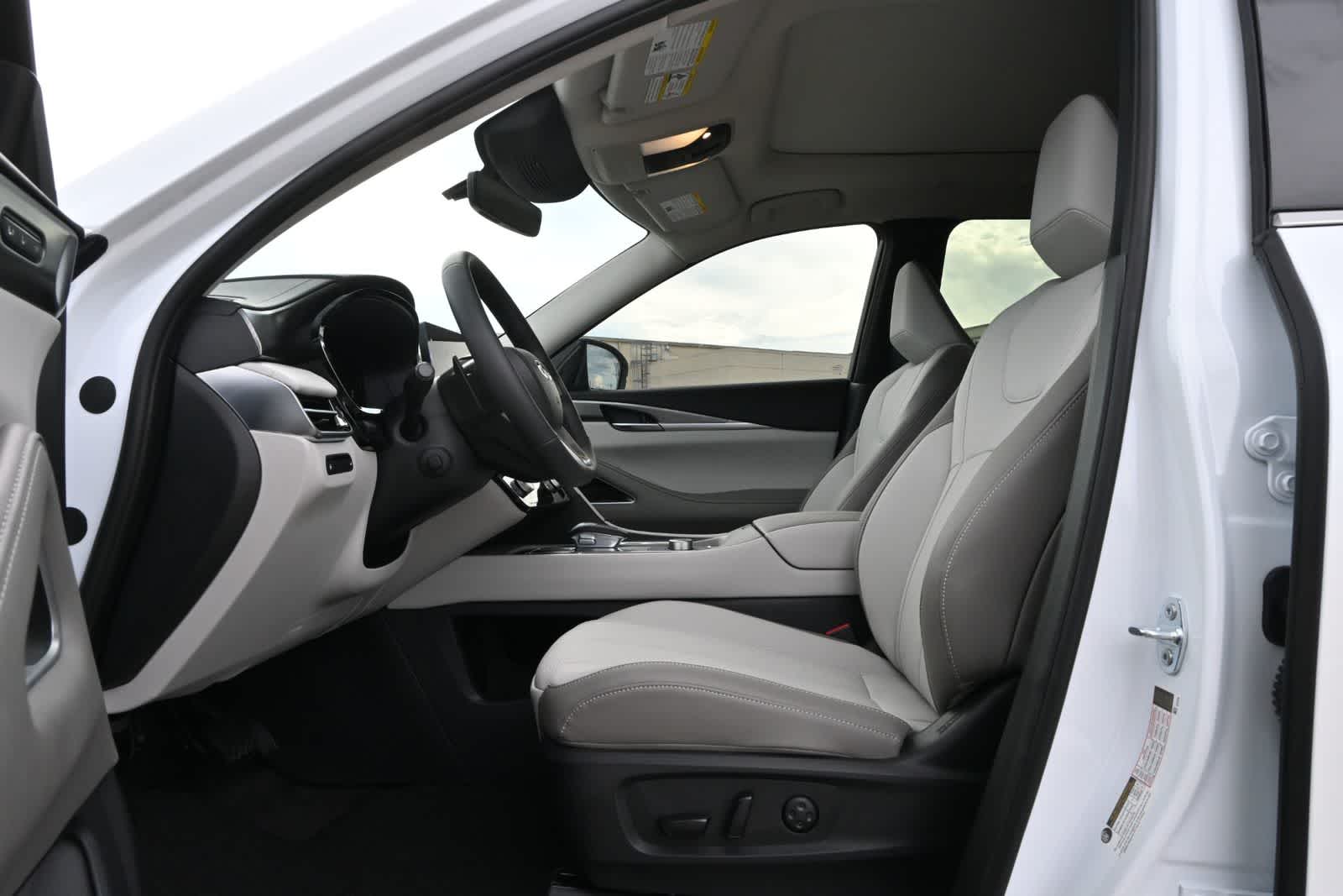 2027 INFINITI QX60 LUXE