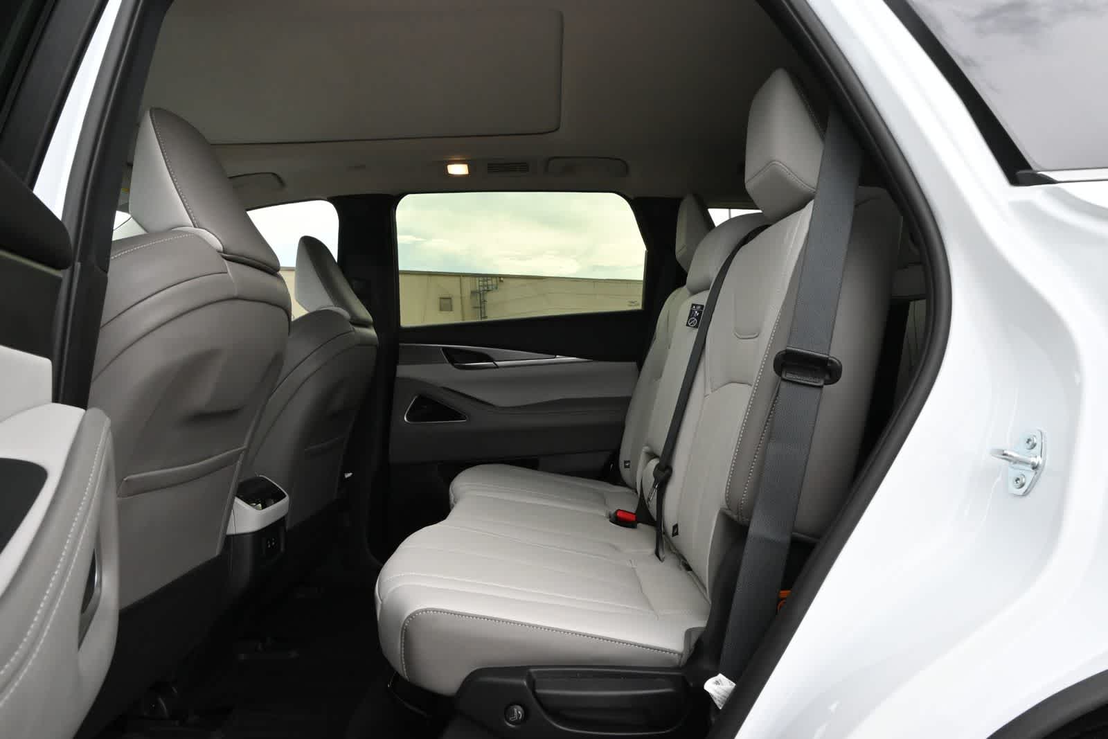 2027 INFINITI QX60 LUXE