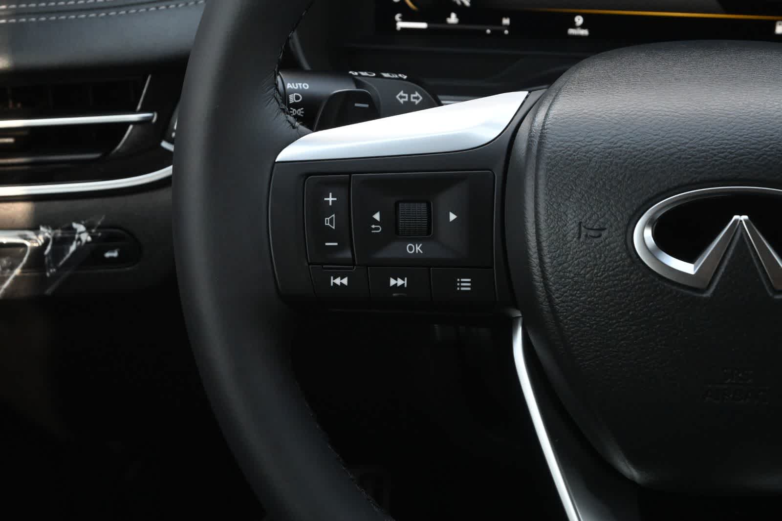 2027 INFINITI QX60 LUXE
