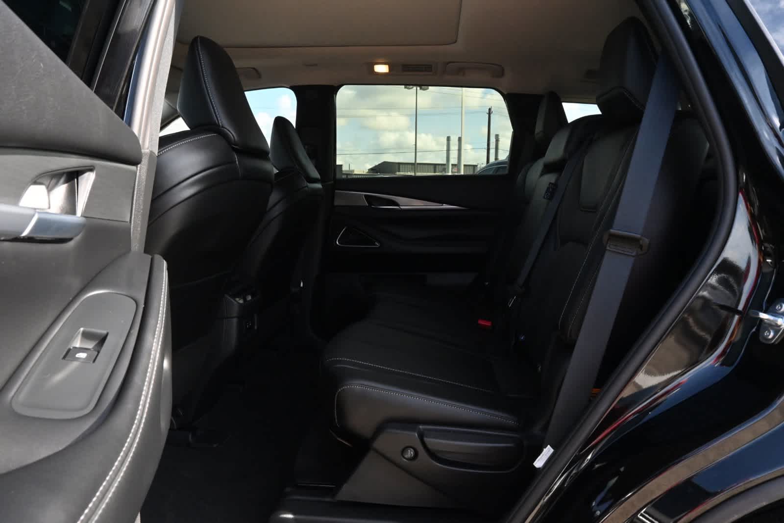2027 INFINITI QX60 LUXE