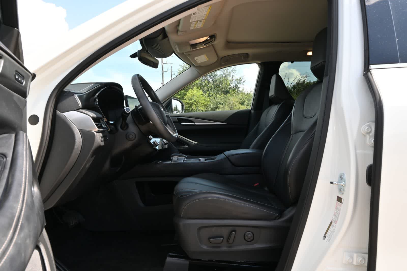 2025 INFINITI QX60 LUXE