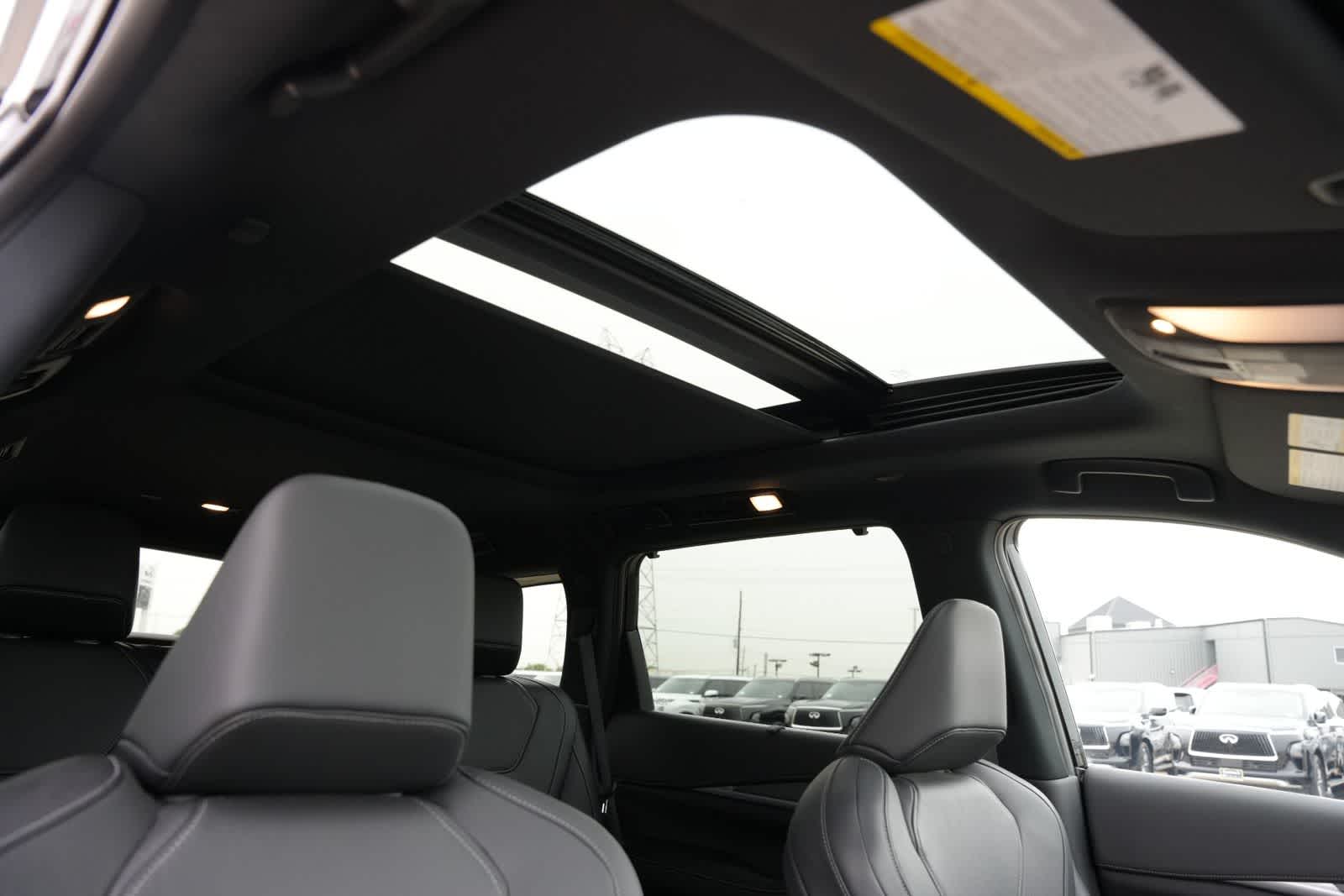 2025 INFINITI QX60 LUXE