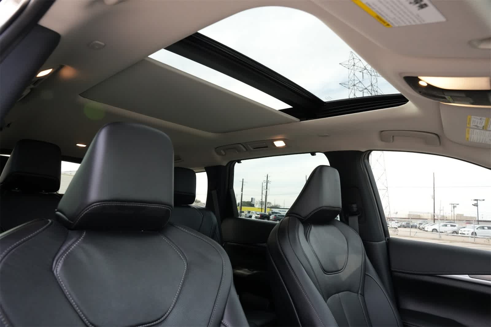 2025 INFINITI QX60 LUXE