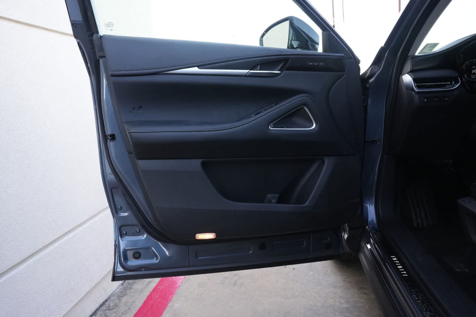 2025 INFINITI QX60 SENSORY