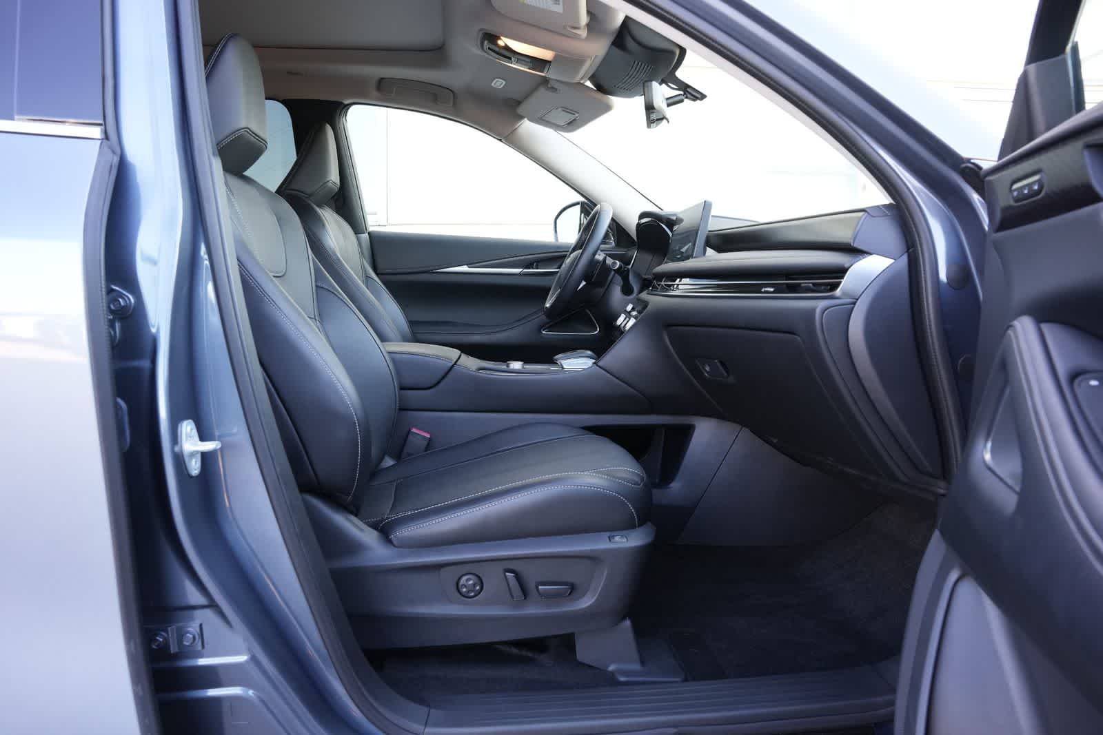 2025 INFINITI QX60 SENSORY