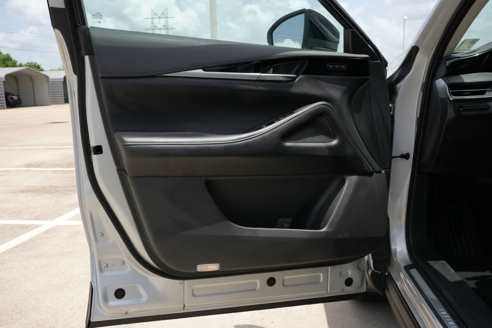 2023 INFINITI QX60 PURE
