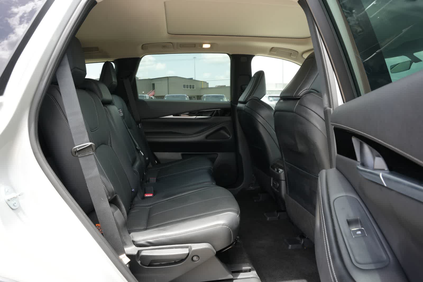 2023 INFINITI QX60 PURE