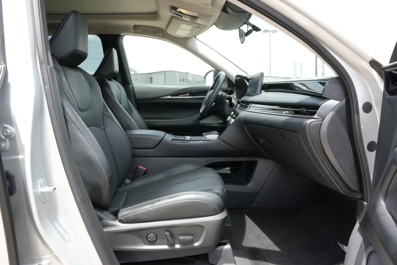 2023 INFINITI QX60 PURE
