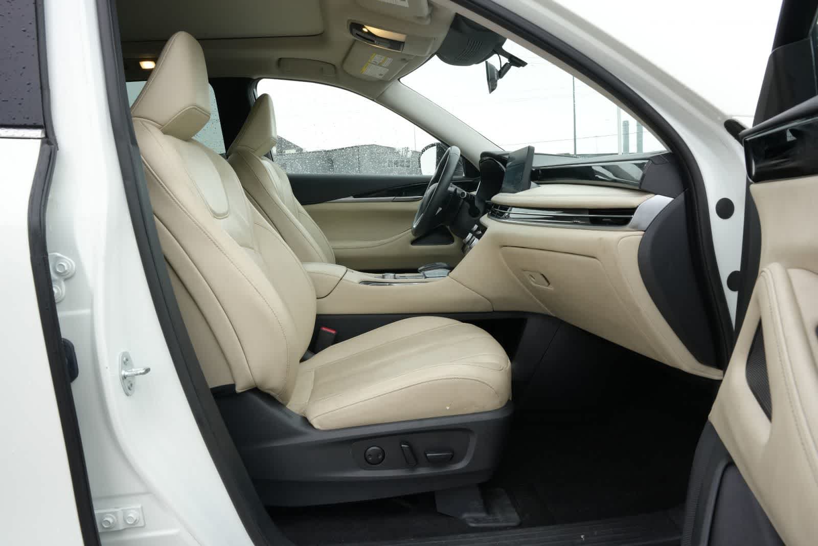 2023 INFINITI QX60 PURE