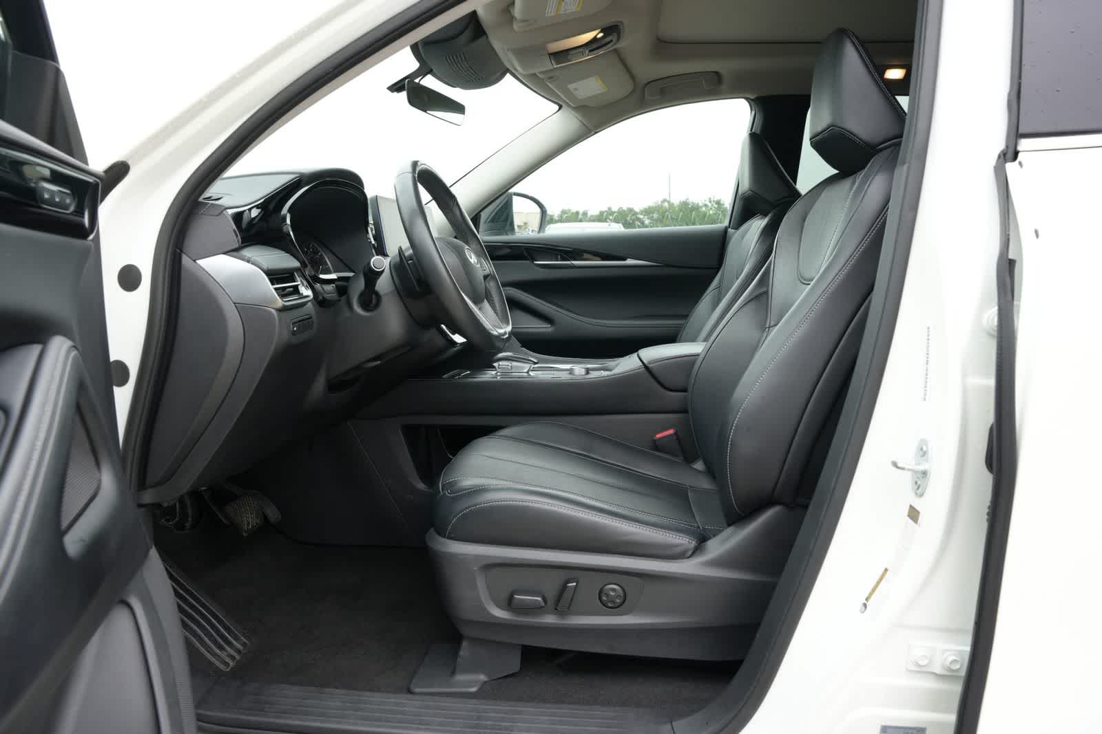 2023 INFINITI QX60 PURE