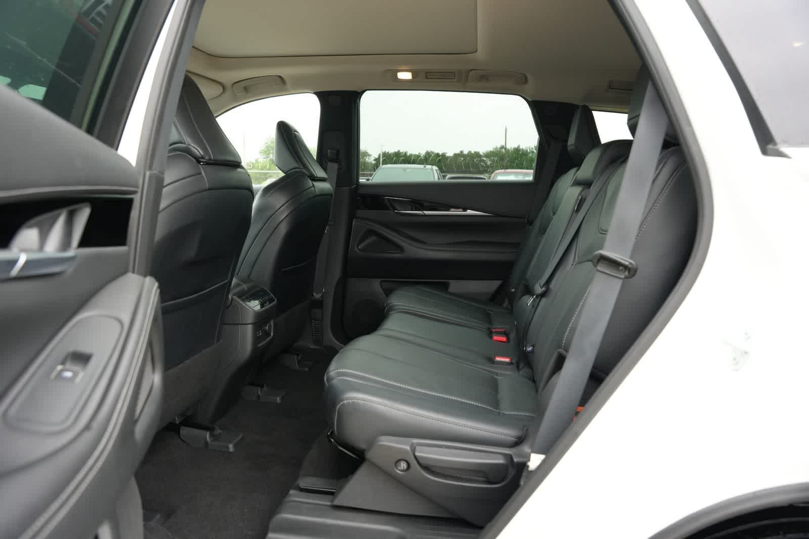 2023 INFINITI QX60 PURE