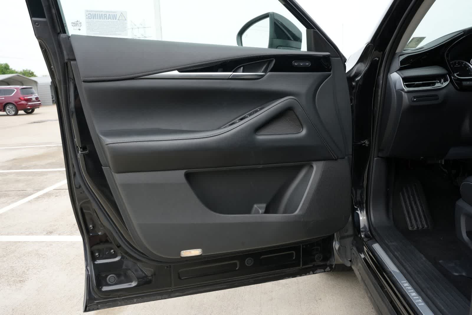 2023 INFINITI QX60 PURE
