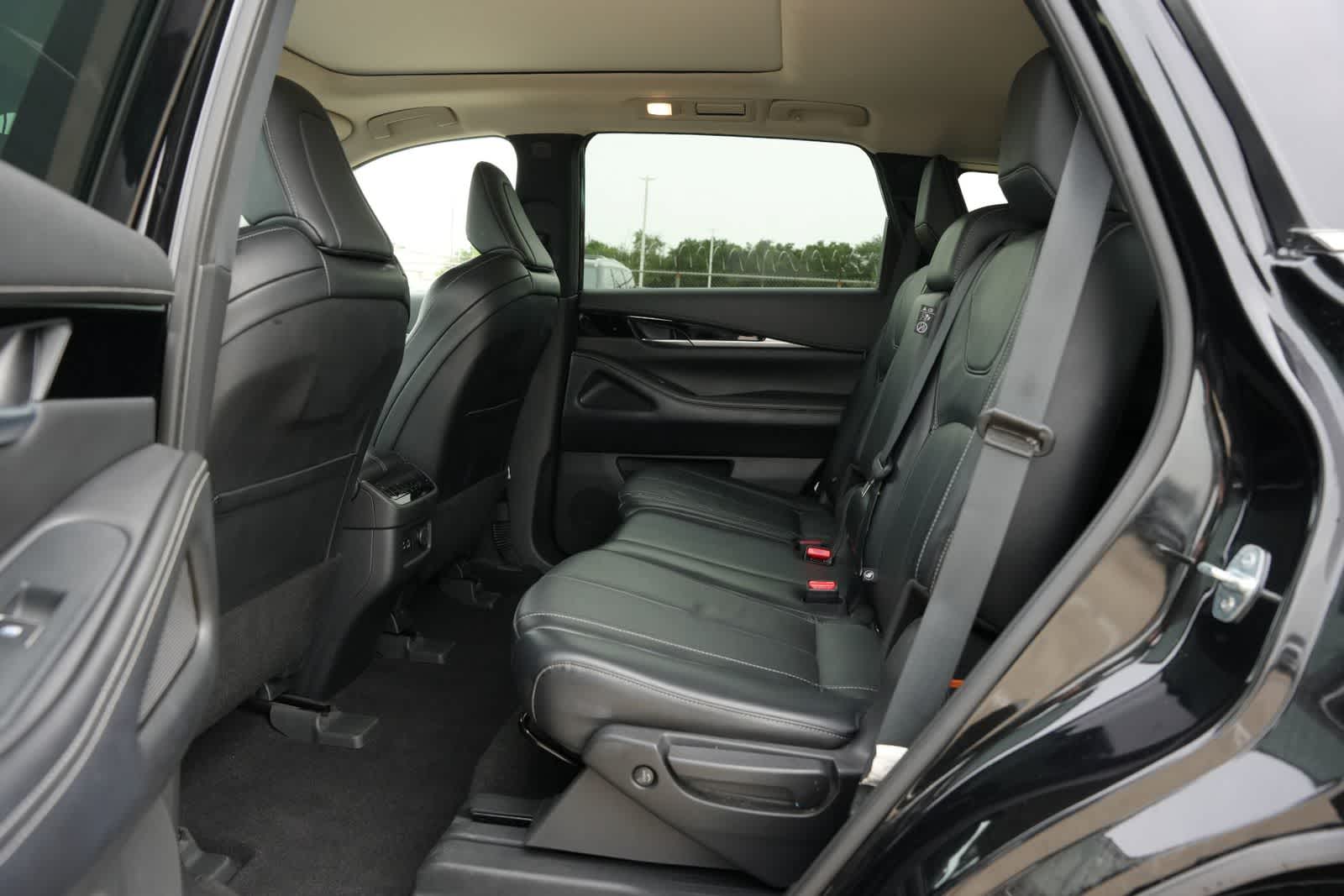 2023 INFINITI QX60 PURE