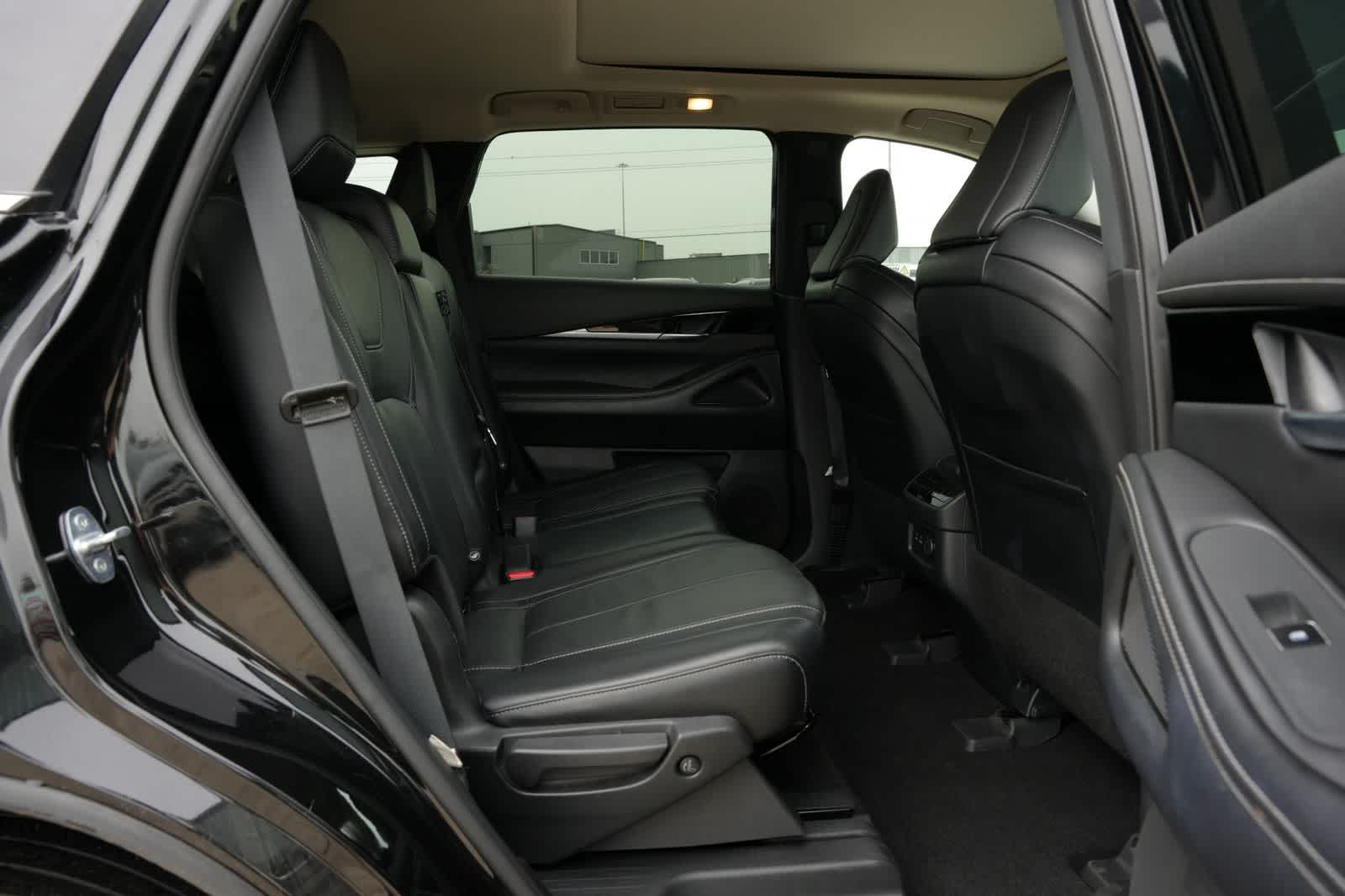 2023 INFINITI QX60 PURE