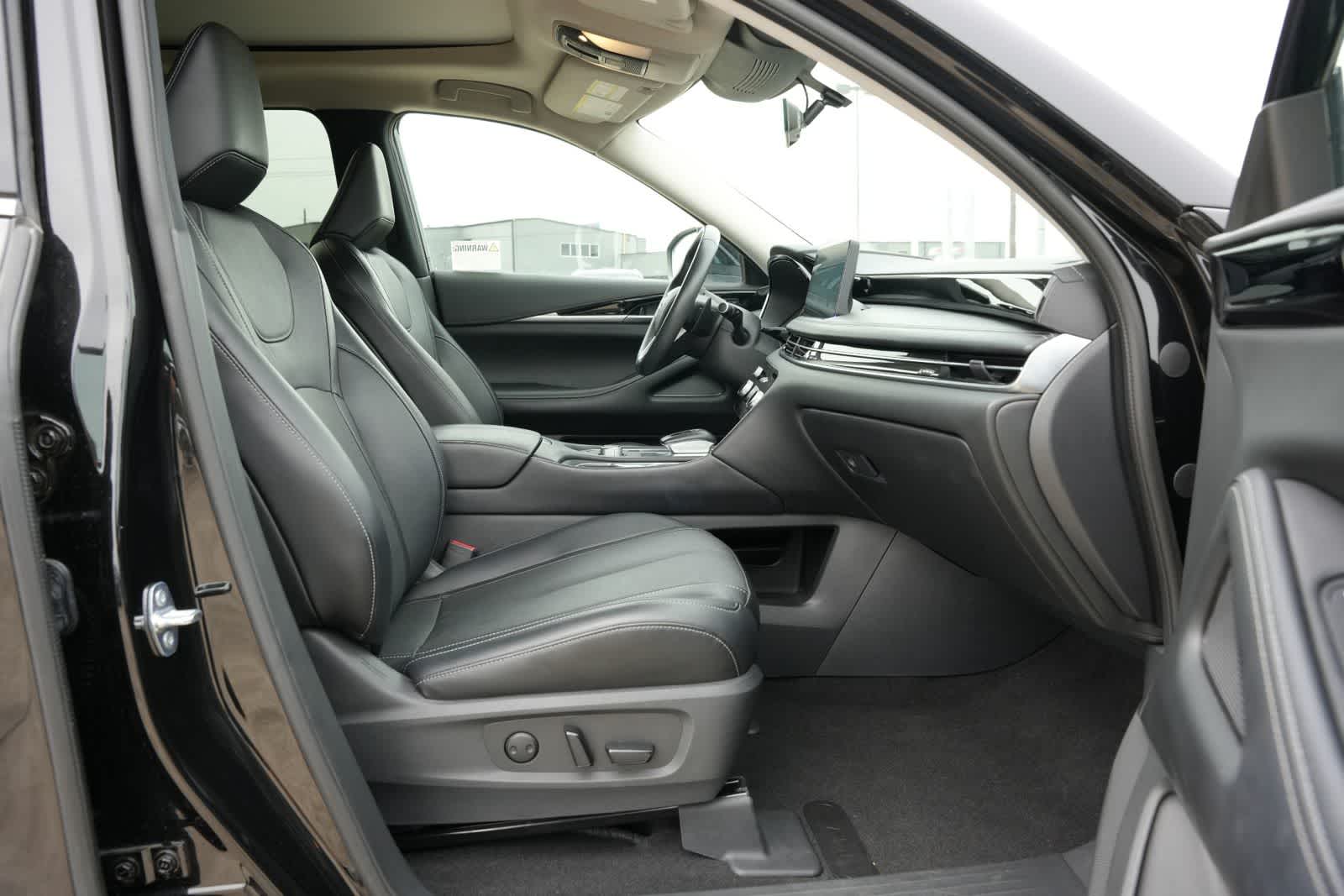 2023 INFINITI QX60 PURE
