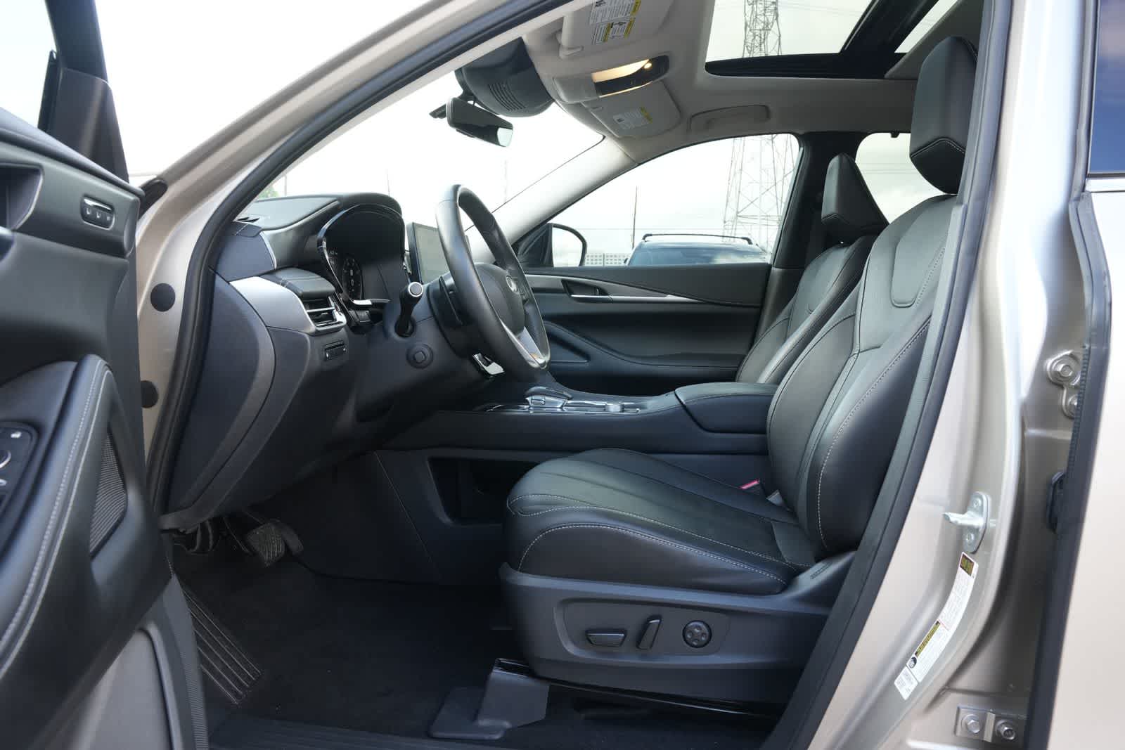 2023 INFINITI QX60 LUXE