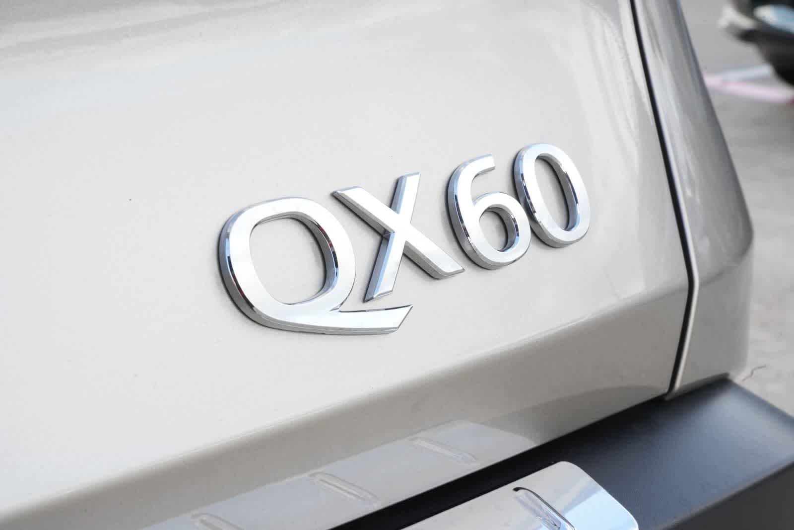 2023 INFINITI QX60 LUXE
