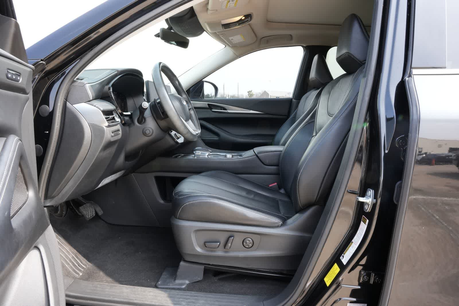 2023 INFINITI QX60 LUXE