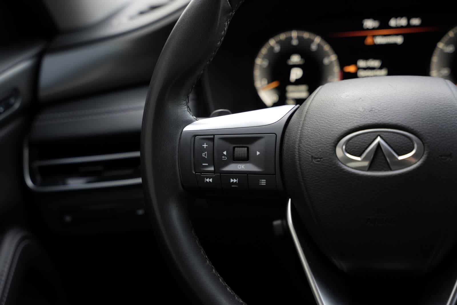 2023 INFINITI QX60 LUXE