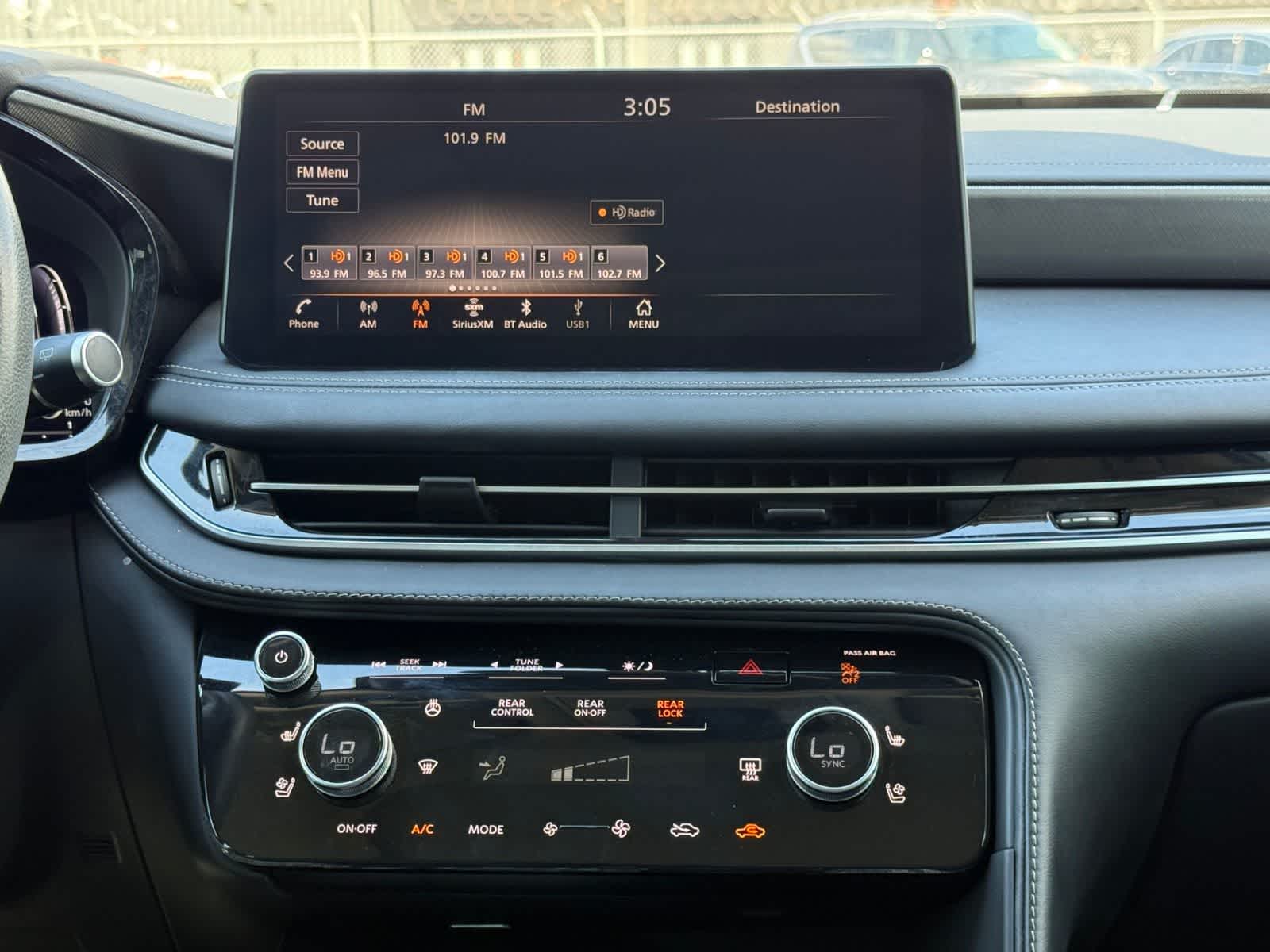 2023 INFINITI QX60 LUXE