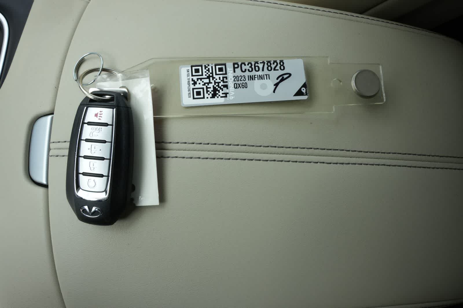 2023 INFINITI QX60 LUXE