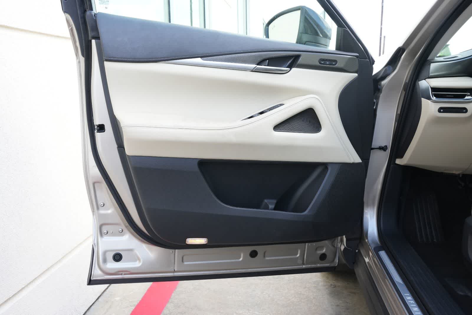 2024 INFINITI QX60 LUXE