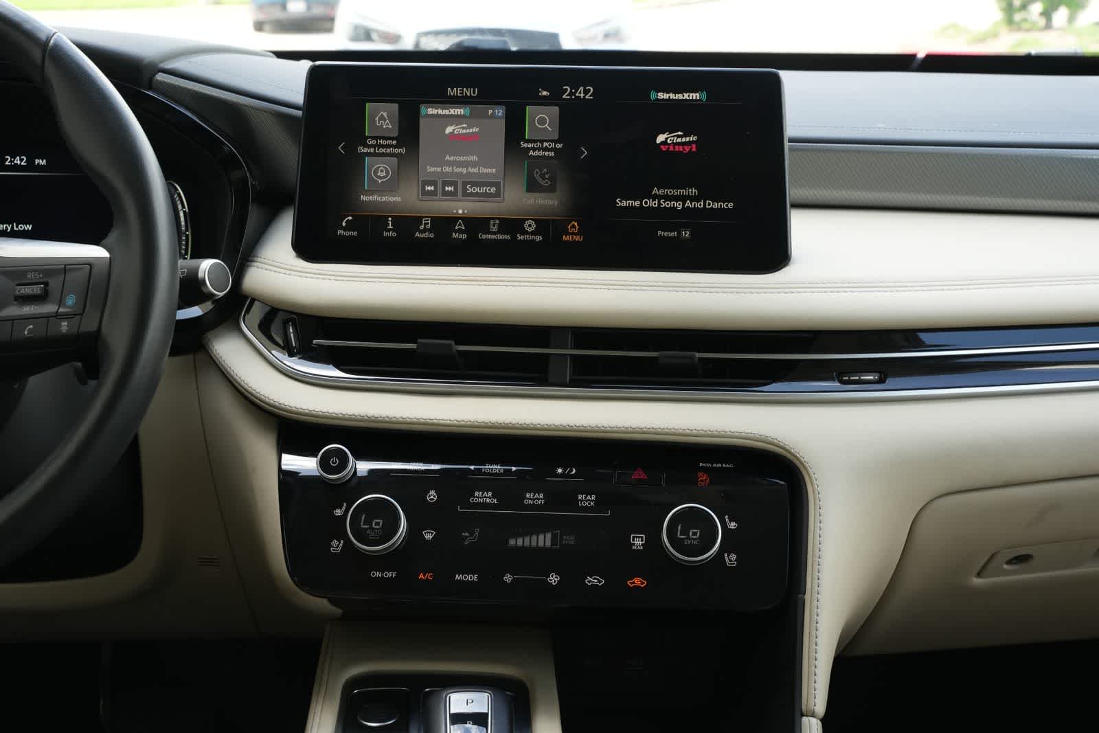 2023 INFINITI QX60 LUXE