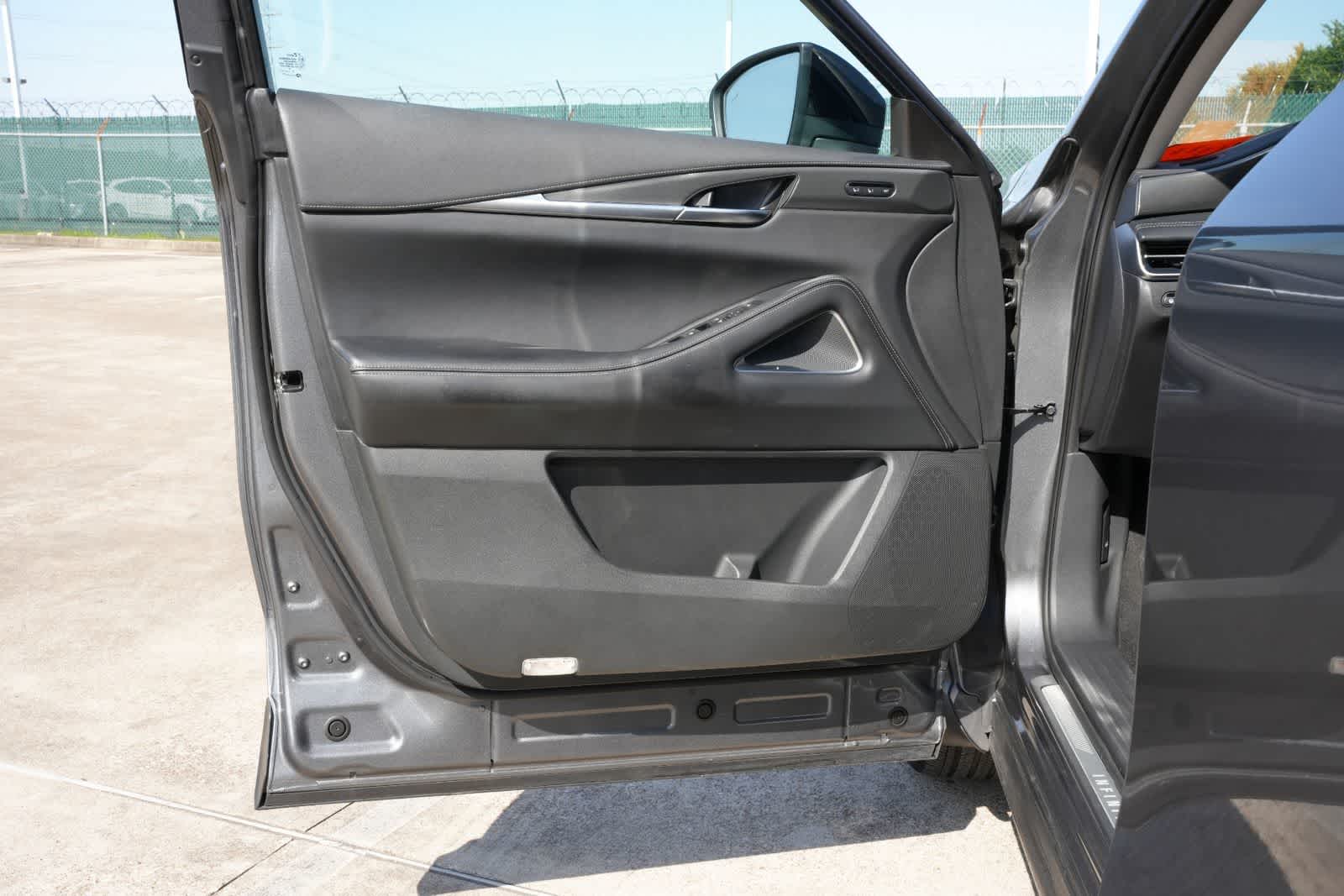 2024 INFINITI QX60 LUXE