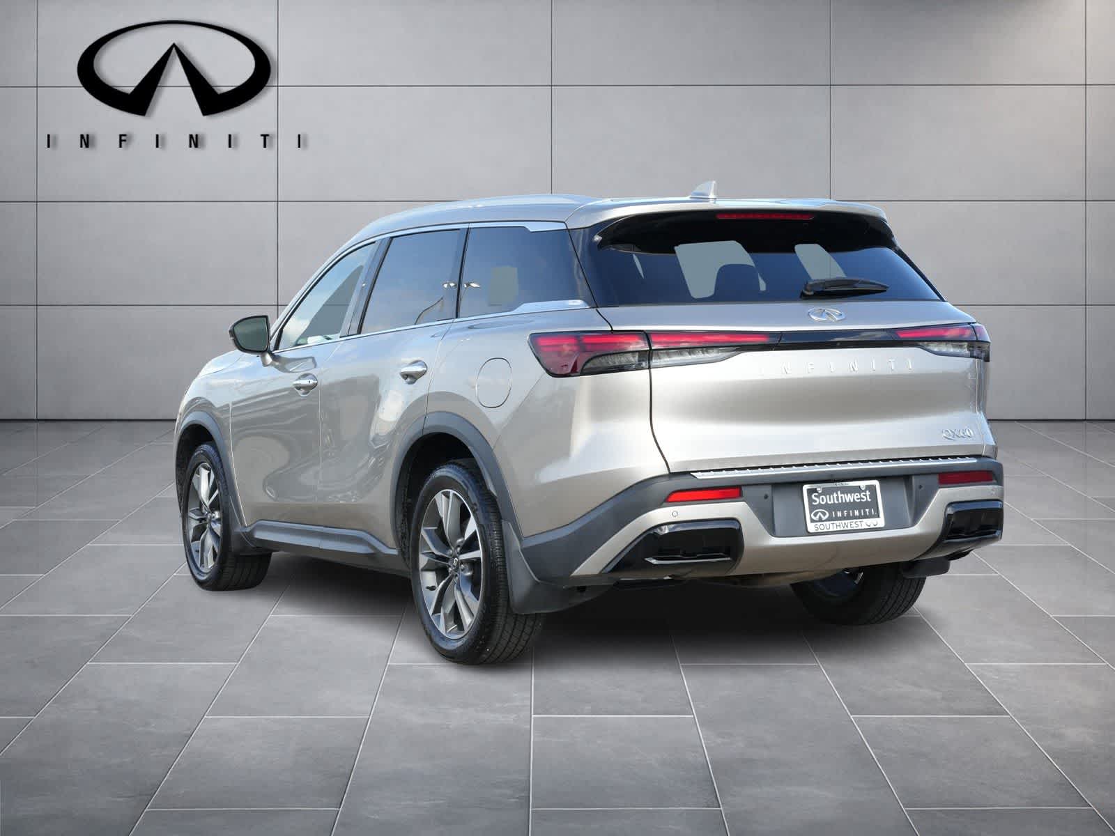 2023 INFINITI QX60 LUXE